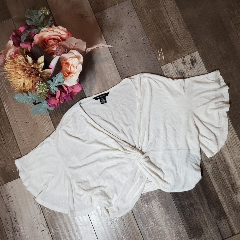 AE Studio White Women's Lightweight Flutter Sleeve V-Neck Crop Top Size Medium - Picture 12 of 16